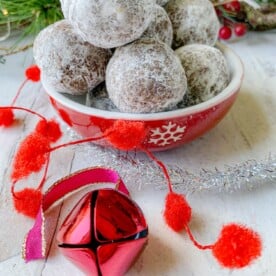 featured image for No Bake Gingerbread Rum Balls