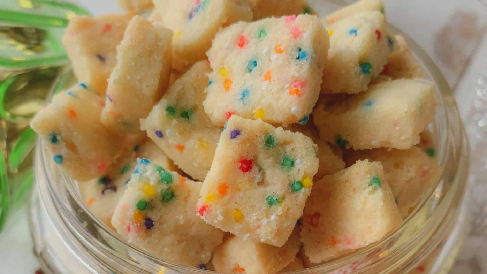 Butter cookies with funfetti in a cookie jar.