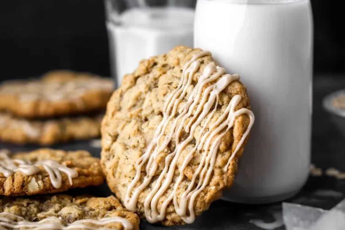 A chocolate chip cookie.